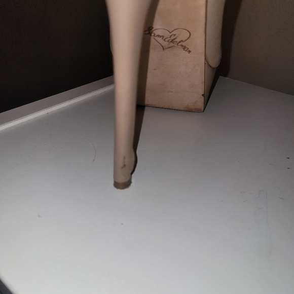 Cream color heels approximately 5 inch heel with one and a half platform. - Picture 13 of 14
